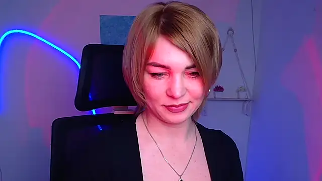 CuttieEmma online show from 12, 2, 2026