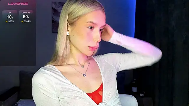 Elysia kiss online show from 9, 3, 2026