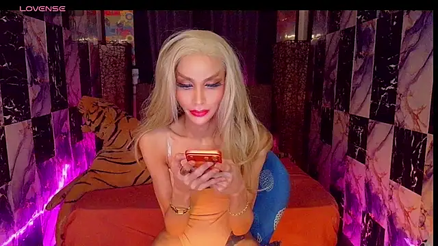 SeductiveSamanthaTS online show from 29, 7, 2026