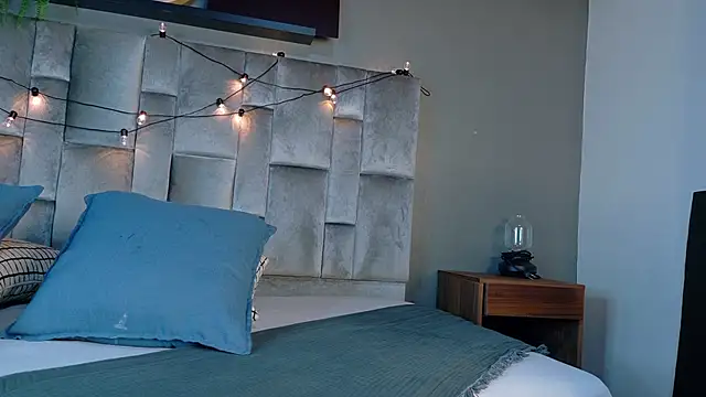 EmmaLou   online show from 9, 2, 2026