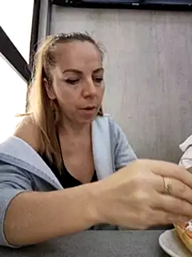 sexyrubyta online show from 27, 4, 2026