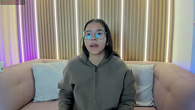 Luna Millers online show from 25, 7, 2026