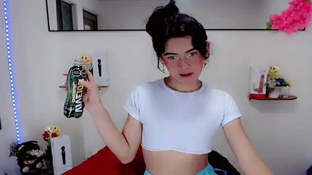 NathalialLooes online show from 9, 3, 2026