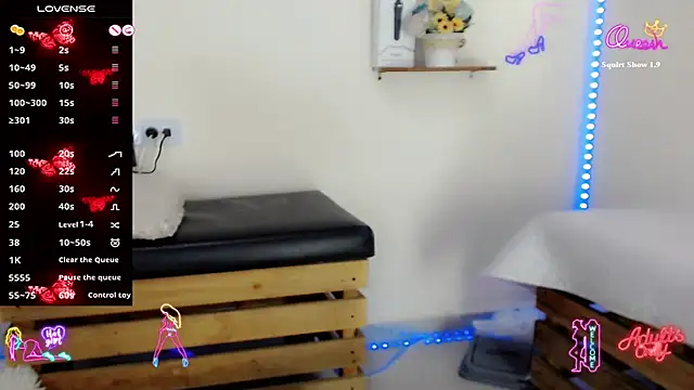 NathalialLooes online show from 8, 4, 2026