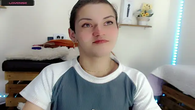 NathalialLooes online show from 15, 4, 2026