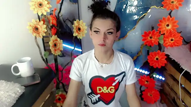 Snapshot of NathalialLooes chatting on 10, 6, 2026 NathalialLooes online show from 10, 6, 2026
