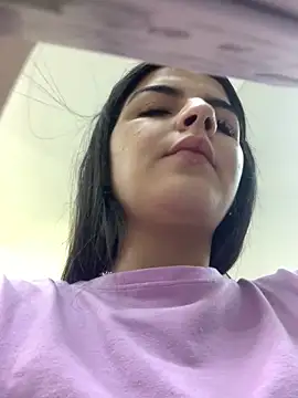 KarelyMitchel online show from 27, 4, 2026