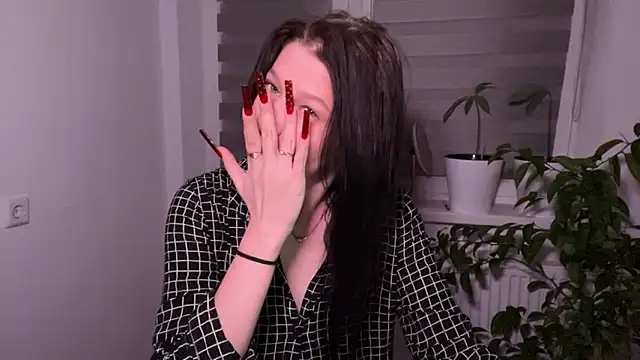 Sarahsolara online show from 5, 3, 2026