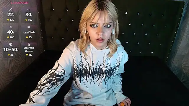 LilytReinolds online show from 8, 3, 2026