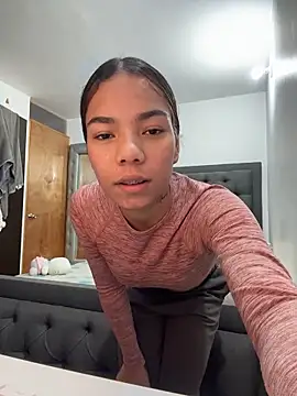 Snapshot of kaylaneee_ chatting on 14, 5, 2026 kaylaneee online show from 14, 5, 2026