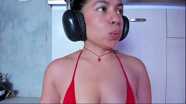 chiarafustox online show from 2, 8, 2026