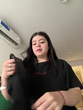 lolaaculaa online show from 28, 4, 2026