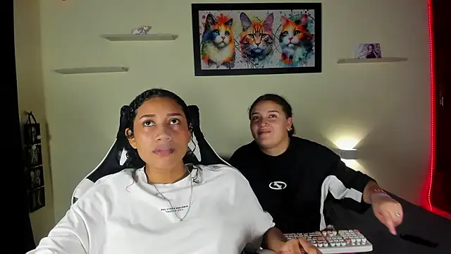 meredit cris23 online show from 4, 3, 2026