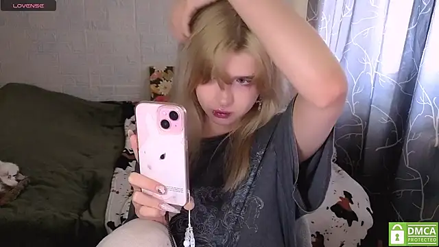 MoonlightGrace online show from 17, 4, 2026
