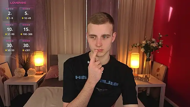 HereAlexColee online show from 9, 3, 2026