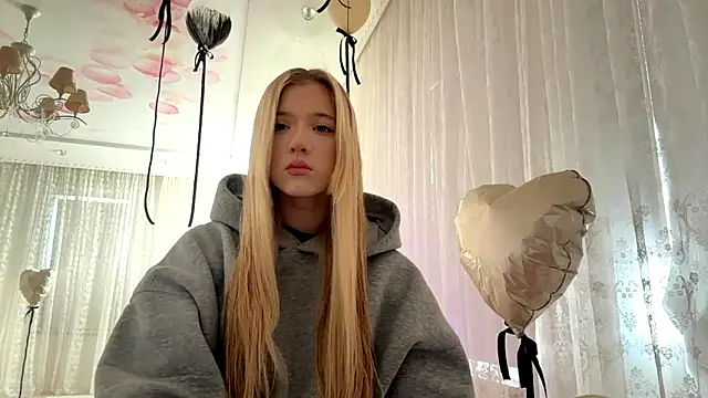 Snapshot of IvyArmbrister chatting on 4, 3, 2026 IvyArmbrister online show from 4, 3, 2026