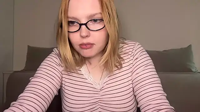 Ophelia Ritz online show from 3, 5, 2026