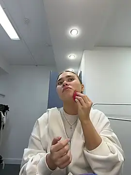 MonicaWestt online show from 24, 4, 2026