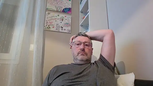 doudou310 online show from 1, 4, 2026