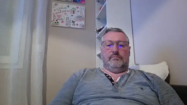 doudou310 online show from 25, 4, 2026