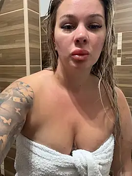 sexybatwomen33 online show from 13, 5, 2026