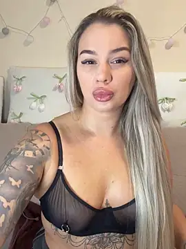 sexybatwomen33 online show from 18, 5, 2026