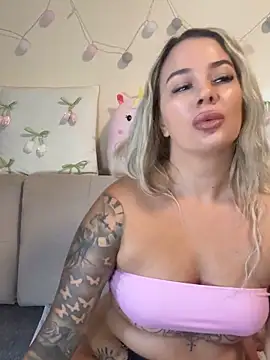 sexybatwomen33 online show from 11, 6, 2026