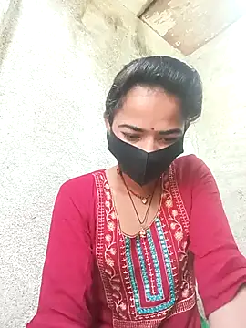 Snapshot of Sunali_Bendre chatting on 2, 3, 2026 Sunali Bendre online show from 2, 3, 2026