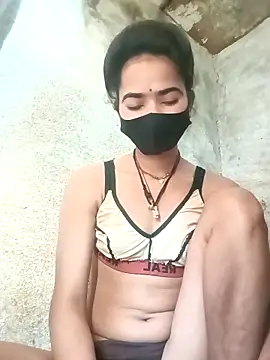 Snapshot of Sunali_Bendre chatting on 10, 3, 2026 Sunali Bendre online show from 10, 3, 2026