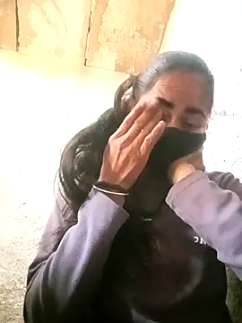 Snapshot of Sunali_Bendre chatting on 21, 3, 2026 Sunali Bendre online show from 21, 3, 2026