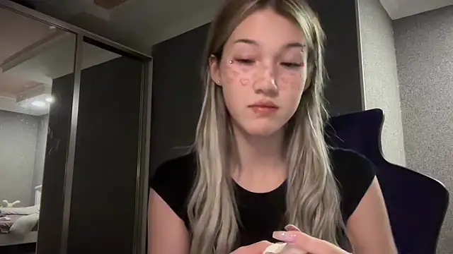 Snapshot of lilXdomiii chatting on 4, 2, 2026 lilXdomiii online show from 4, 2, 2026