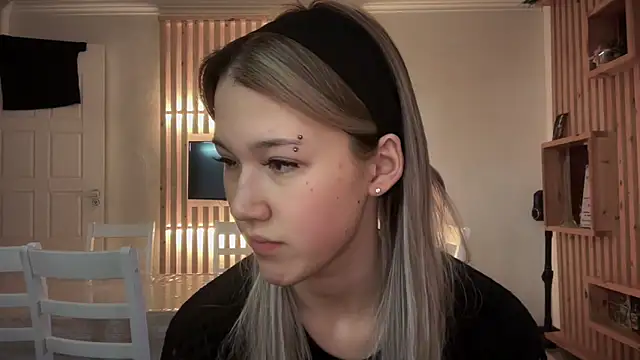 Snapshot of lilXdomiii chatting on 5, 2, 2026 lilXdomiii online show from 5, 2, 2026