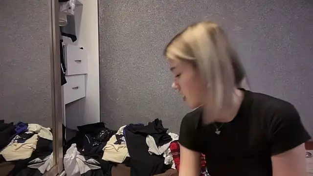 Snapshot of lilXdomiii chatting on 18, 2, 2026 lilXdomiii online show from 18, 2, 2026