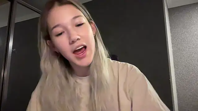 Snapshot of lilXdomiii chatting on 13, 3, 2026 lilXdomiii online show from 13, 3, 2026