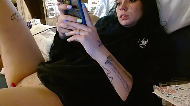 ahungkittykat online show from 25, 3, 2026