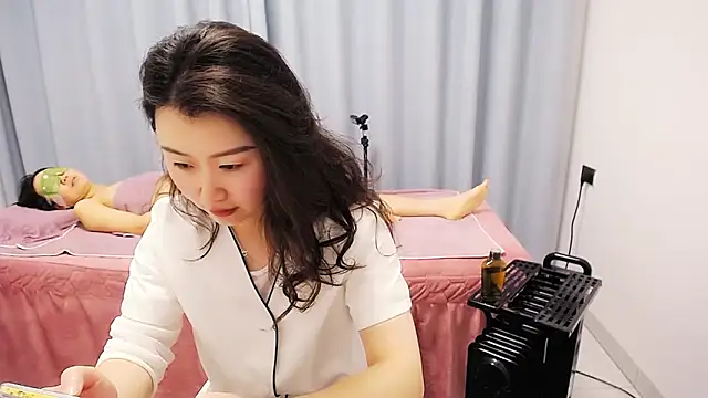 anne2026 online show from 24, 4, 2026