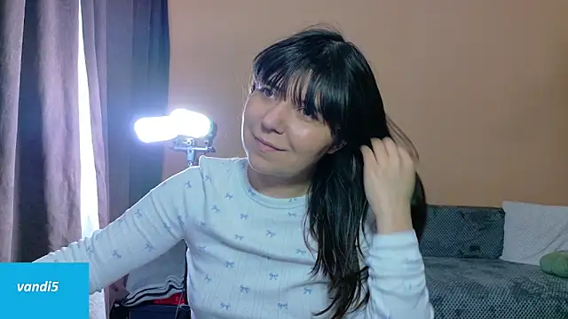 Snapshot of VandiFive chatting on 6, 3, 2026 VandiFive online show from 6, 3, 2026