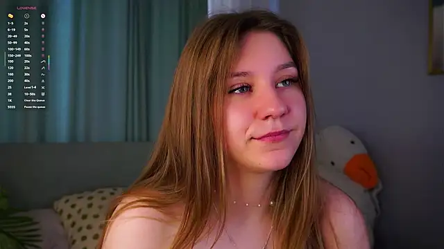 ShantellAngulo online show from 28, 4, 2026