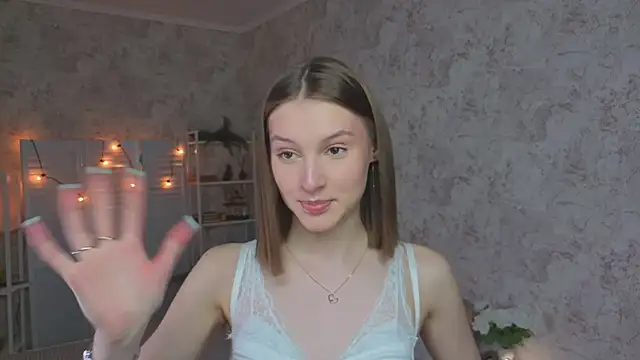 Snapshot of LianneBynon chatting on 16, 5, 2026 LianneBynon online show from 16, 5, 2026