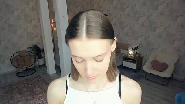 Snapshot of LianneBynon chatting on 28, 5, 2026 LianneBynon online show from 28, 5, 2026