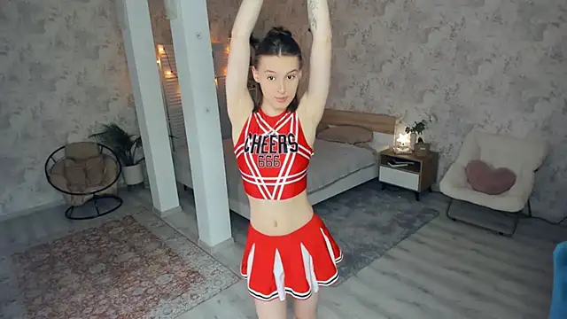 Snapshot of LianneBynon chatting on 30, 5, 2026 LianneBynon online show from 30, 5, 2026