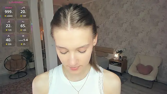 Snapshot of LianneBynon chatting on 8, 6, 2026 LianneBynon online show from 8, 6, 2026