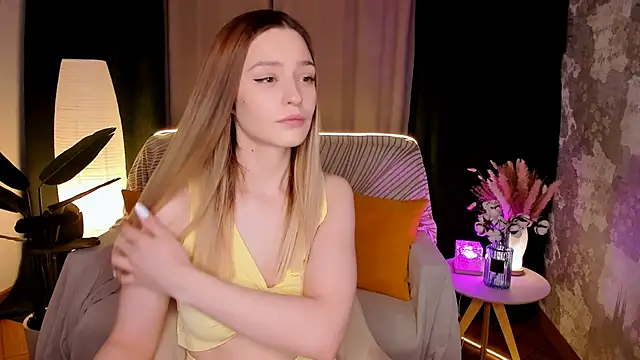 Snapshot of cherrykississ chatting on 13, 2, 2026 cherrykississ online show from 13, 2, 2026