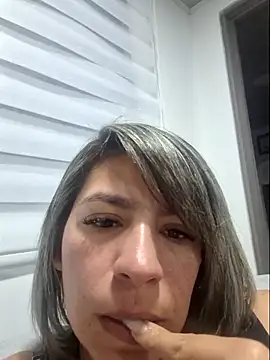 Ambar Cortes online show from 24, 2, 2026