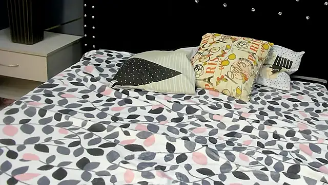 Ambar Cortes online show from 24, 2, 2026