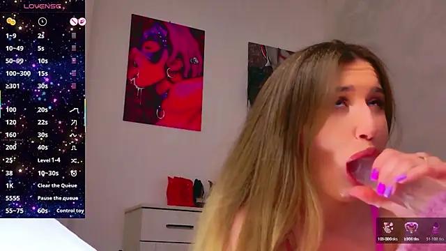 JasminUqueen online show from 9, 4, 2026