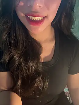 QuynhAnh 2k1 online show from 5, 2, 2026