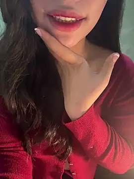 QuynhAnh 2k1 online show from 8, 2, 2026