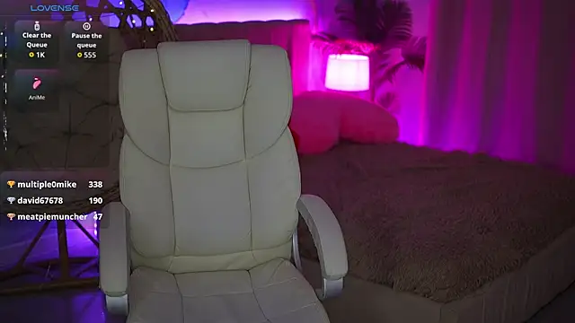 OliviaMoore  online show from 16, 3, 2026