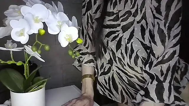 JuliaLovely online show from 18, 4, 2026